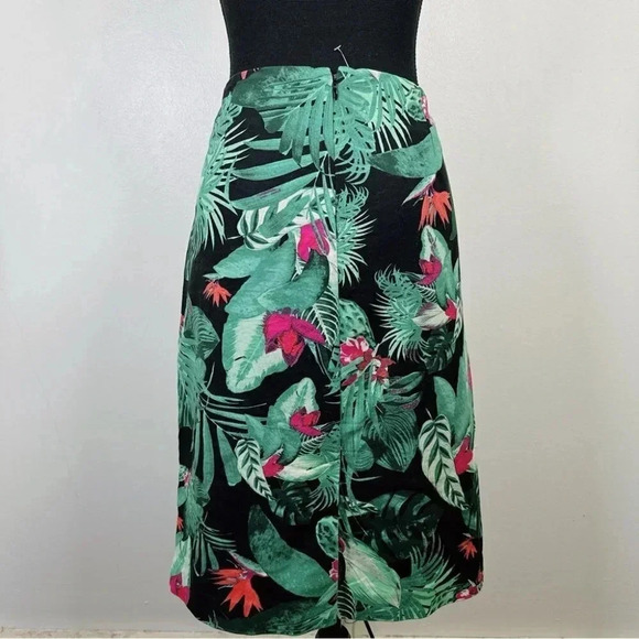 Lord And  Taylor Tropical Pencil Skirt - Picture 4 of 14